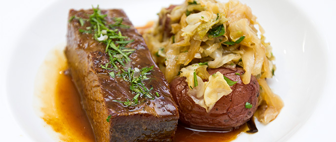 braised-brisket-with-sauerkraut-and-baby-red-potatoes