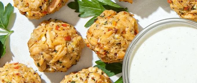 mini-salmon-cakes-with-lemon-aioli