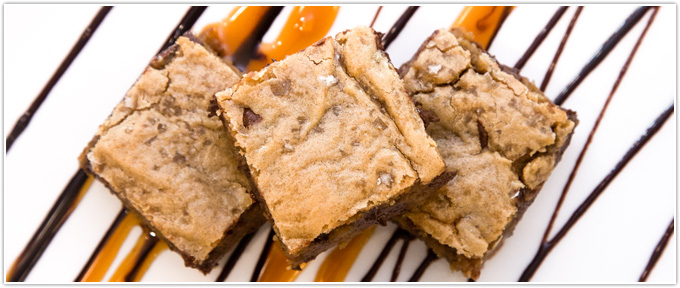 salted-dark-chocolate-brown-butter-blondies